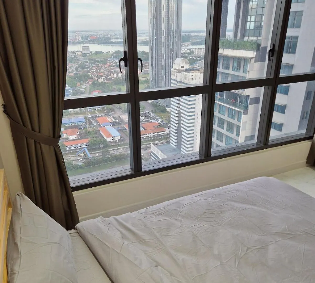 شقة Stunning 4Br Sky Retreat 42Nd Floor View Sleep 8 جوهر بهرو