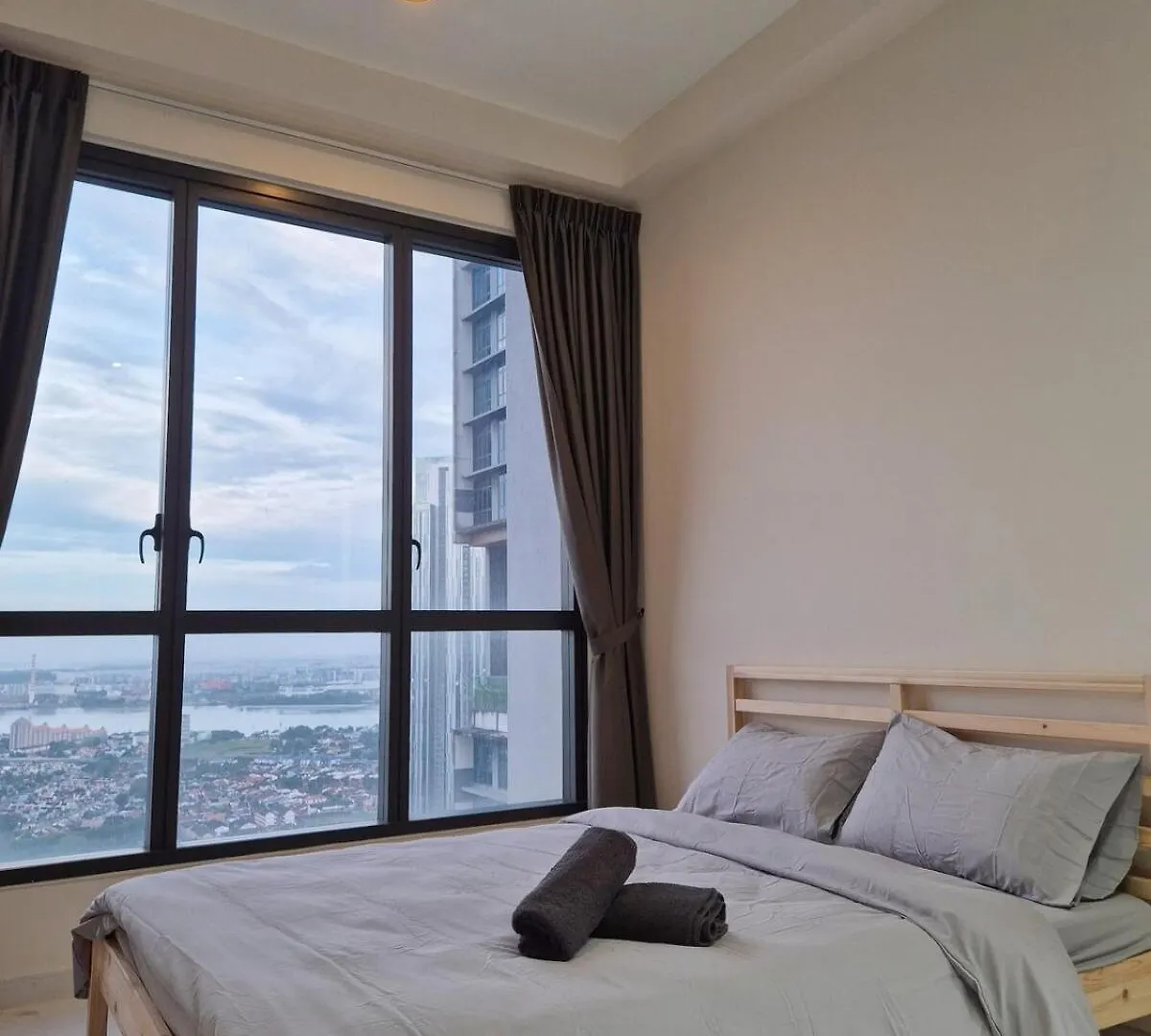شقة Stunning 4Br Sky Retreat 42Nd Floor View Sleep 8 جوهر بهرو